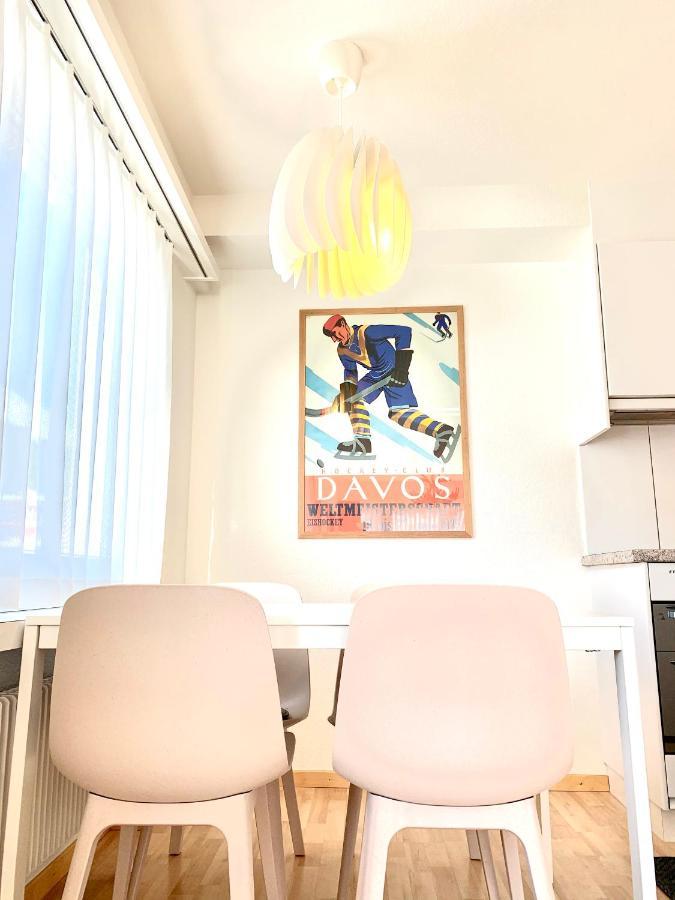 Holiday Apartment Bolgen - Close To Everything! Bolgen, Jakobshorn, Bus Stop, Train Station, Supermarket, Ski School, Ski Rentals, Restaurants And More! Давос Екстериор снимка