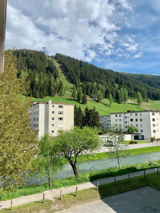 Holiday Apartment Bolgen - Close To Everything! Bolgen, Jakobshorn, Bus Stop, Train Station, Supermarket, Ski School, Ski Rentals, Restaurants And More! Давос Екстериор снимка