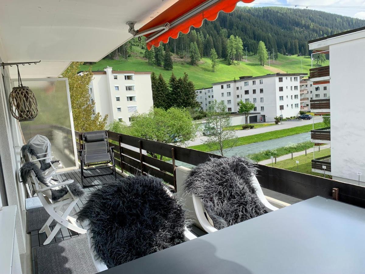 Holiday Apartment Bolgen - Close To Everything! Bolgen, Jakobshorn, Bus Stop, Train Station, Supermarket, Ski School, Ski Rentals, Restaurants And More! Давос Екстериор снимка